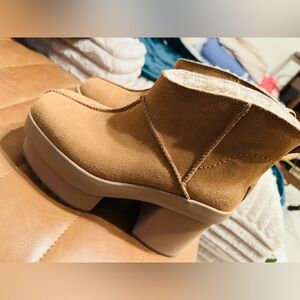 UGG Tan and Cream Shearling Lining